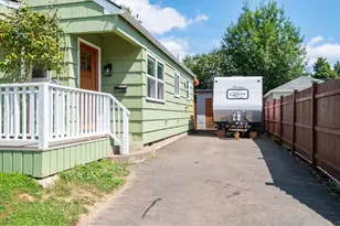 1020 N 3rd St, Woodburn, OR 97071 - Photo 6