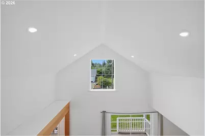 1020 N 3rd St, Woodburn, OR 97071 - Photo 38
