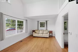 1020 N 3rd St, Woodburn, OR 97071 - Photo 10