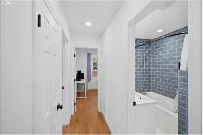 1020 N 3rd St, Woodburn, OR 97071 - Photo 28