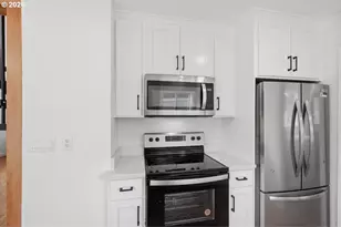 1020 N 3rd St, Woodburn, OR 97071 - Photo 20