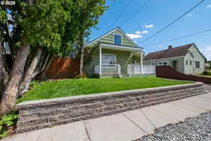 1020 N 3rd St, Woodburn, OR 97071 - Photo 2