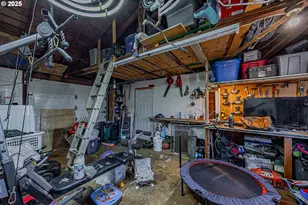 1860 Meade St, North Bend, OR 97459 - Photo 38