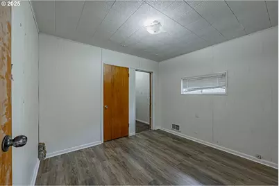 1860 Meade St, North Bend, OR 97459 - Photo 22