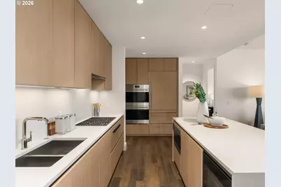 550 SW 10th Ave #2402, Portland, OR 97205 - Photo 8