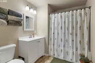 212 Picture St, Independence, OR 97351 - Photo 26