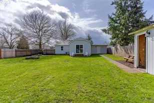 212 Picture St, Independence, OR 97351 - Photo 32