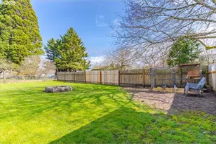 212 Picture St, Independence, OR 97351 - Photo 30