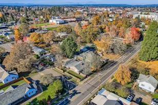 12025 SW 9th St, Beaverton, OR 97005 - Photo 20
