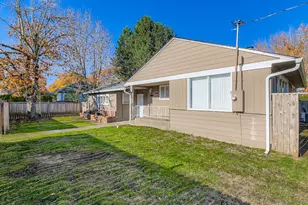 12025 SW 9th St, Beaverton, OR 97005 - Photo 16