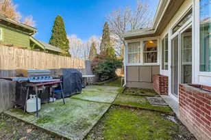 12025 SW 9th St, Beaverton, OR 97005 - Photo 14