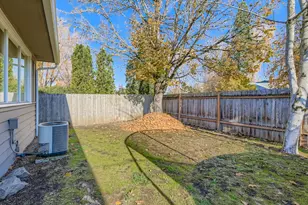 12025 SW 9th St, Beaverton, OR 97005 - Photo 22