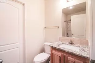 300 SW 7th Ave, Battle Ground, WA 98604 - Photo 16