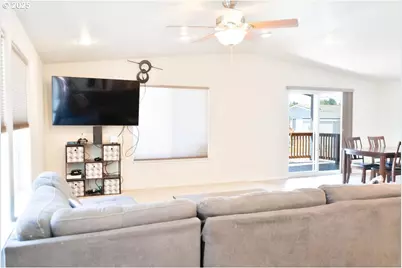 300 SW 7th Ave #102, Battle Ground, WA 98604 - Photo 8