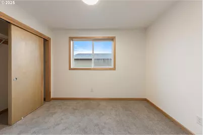 658 St Charles St, Eugene, OR 97402 - Photo 18