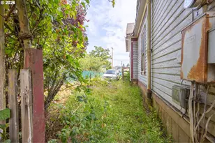 173 SE Miller Ave, Roseburg, OR 97470 - Photo 4