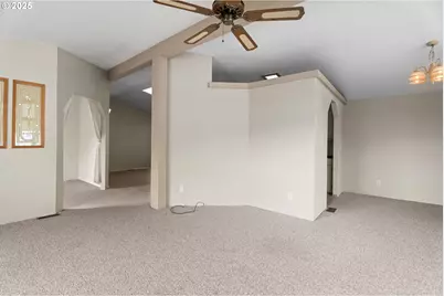 318 Peacock Ln, Kelso, WA 98626 - Photo 12