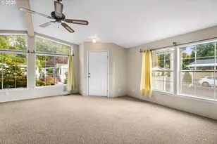 318 Peacock Ln, Kelso, WA 98626 - Photo 10