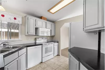 318 Peacock Ln, Kelso, WA 98626 - Photo 20