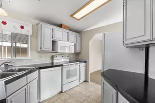 318 Peacock Ln, Kelso, WA 98626 - Photo 20