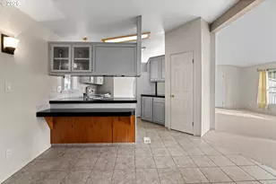 318 Peacock Ln, Kelso, WA 98626 - Photo 16