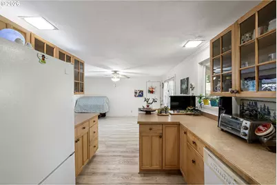 18 E 47th Ave, Eugene, OR 97405 - Photo 12