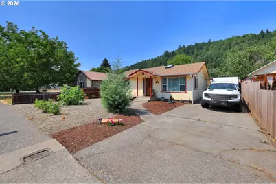 48095 Commercial St, Oakridge, OR 97463 - Photo 2
