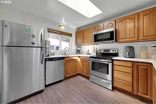 48095 Commercial St, Oakridge, OR 97463 - Photo 10
