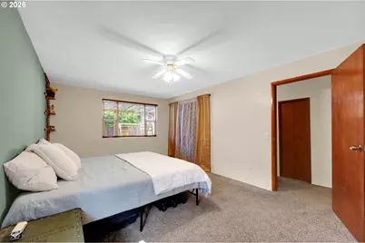 48095 Commercial St, Oakridge, OR 97463 - Photo 14