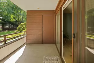 5250 S Landing Dr, Portland, OR 97239 - Photo 14