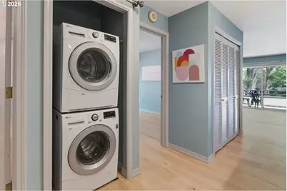 5250 S Landing Dr #105B1, Portland, OR 97239 - Photo 12