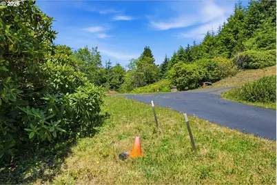 481 Appian Way, Winchester Bay, OR 97467 - Photo 6