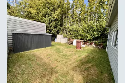 2188 Lombard St, North Bend, OR 97459 - Photo 10