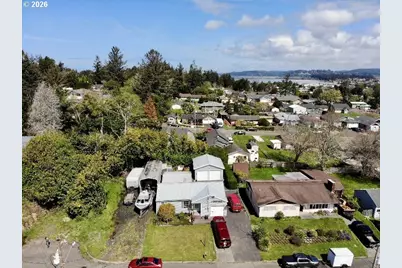 2188 Lombard St, North Bend, OR 97459 - Photo 24