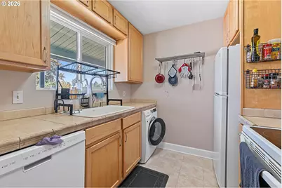9333 N Lombard St #19, Portland, OR 97203 - Photo 10