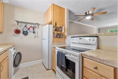 9333 N Lombard St #19, Portland, OR 97203 - Photo 12