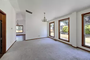 254 SW Nancy Cir, Gresham, OR 97030 - Photo 8