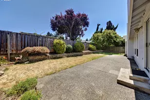 254 SW Nancy Cir, Gresham, OR 97030 - Photo 24