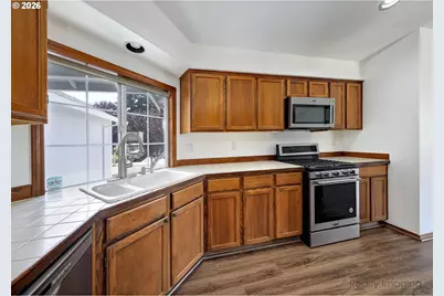 254 SW Nancy Cir, Gresham, OR 97030 - Photo 14