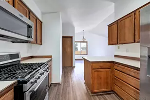 254 SW Nancy Cir, Gresham, OR 97030 - Photo 12
