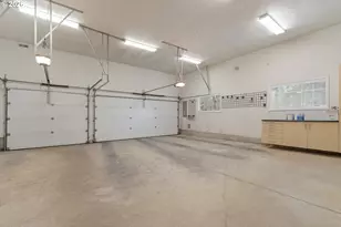 2380 W 28th Ave, Eugene, OR 97405 - Photo 38