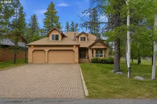 18004 Tan Oak Ln, Bend, OR 97707 - Photo 2
