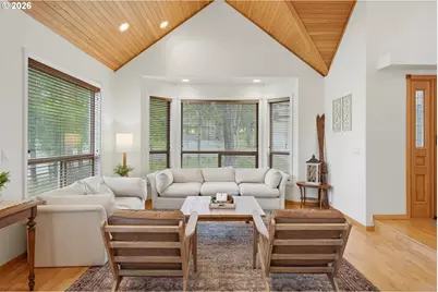 18004 Tan Oak Ln, Bend, OR 97707 - Photo 6