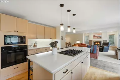 18004 Tan Oak Ln, Bend, OR 97707 - Photo 12