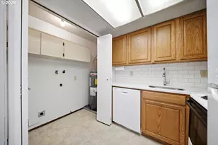 805 SE Rene Ave, Gresham, OR 97080 - Photo 14