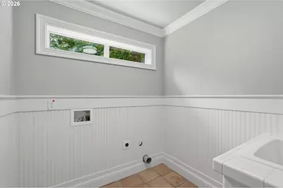 19477 View Dr, West Linn, OR 97068 - Photo 32