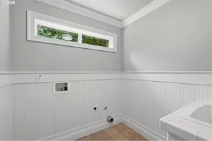 19477 View Dr, West Linn, OR 97068 - Photo 32