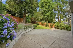 19477 View Dr, West Linn, OR 97068 - Photo 34