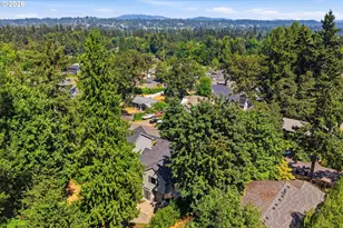 19477 View Dr, West Linn, OR 97068 - Photo 38