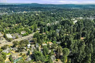 19477 View Dr, West Linn, OR 97068 - Photo 46